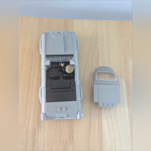 James Bond Lego Speed Champions (Aston Martin) - Picture 10 of 10